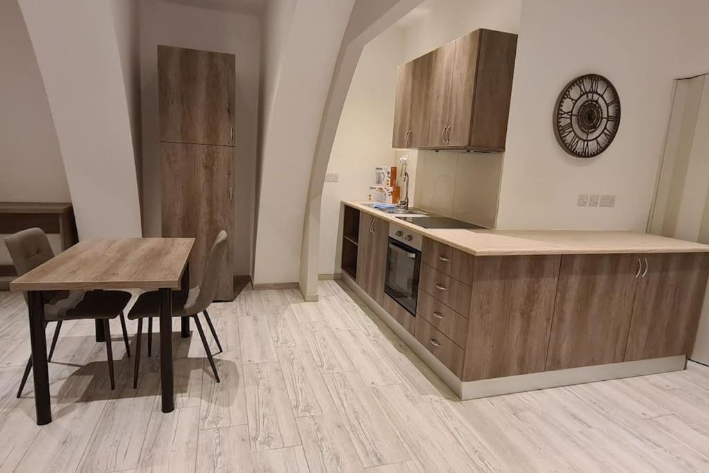 Highly Finished Studio Home In فاليتا المظهر الخارجي الصورة